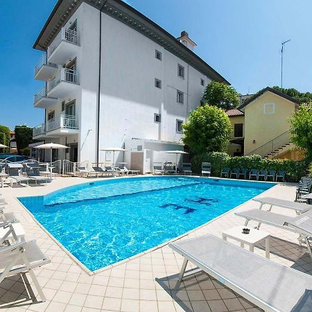 Hotel Embassy Riccione Exteriér fotografie